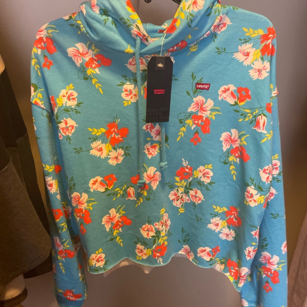 NWT cropped floral levi sweater